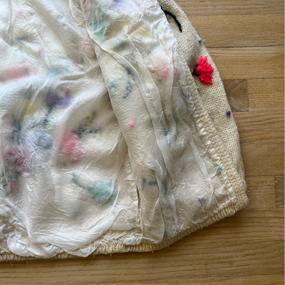 SOLD! ⏹️ - GORGEOUS Vintage Knit Embellished Cardigan! - Picture 7 of 10